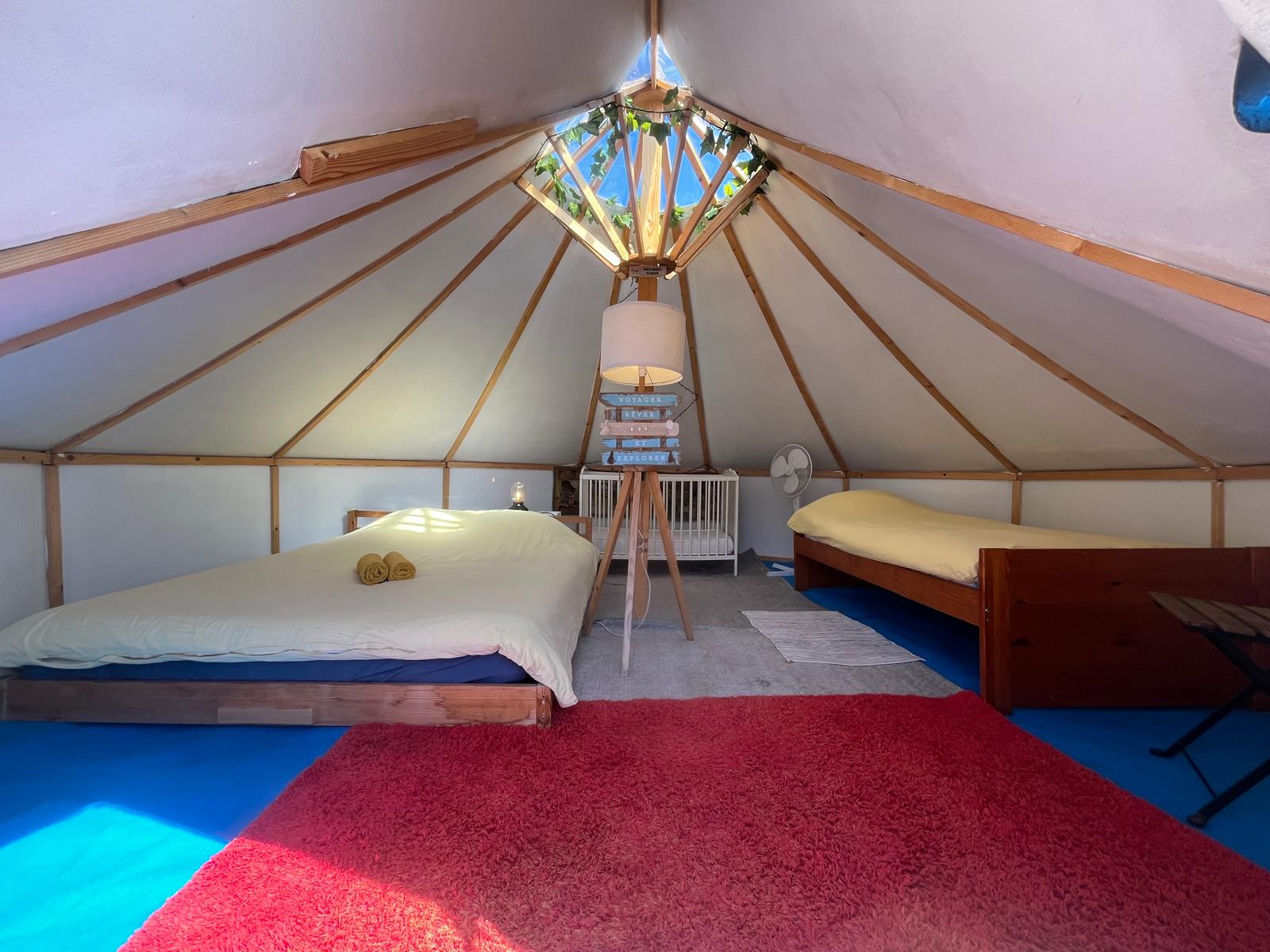 NamaSTAY — intérieur lumineux de la tente