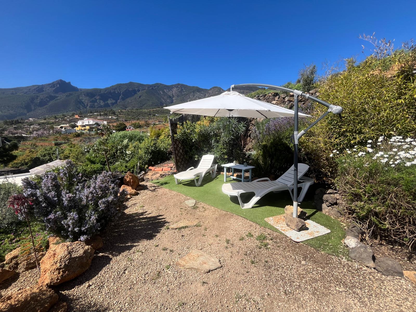 NamaSTAY — terrasse ensoleillée face aux montagnes